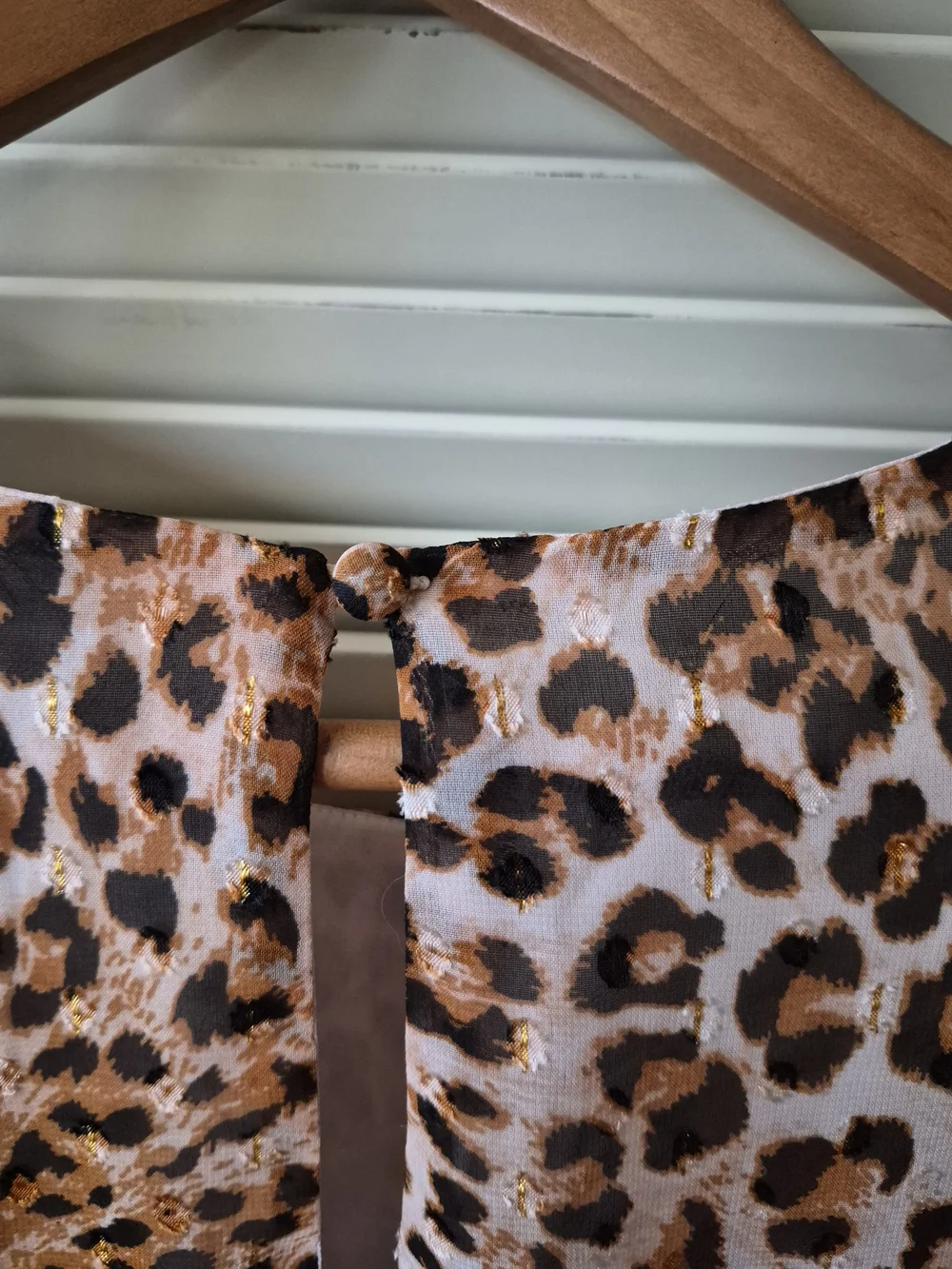 Dress Forum Leopard Print Blouse Size Medium